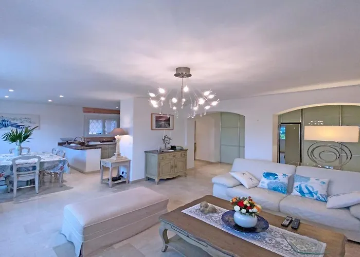 Les Saisons * Sainte-Maxime